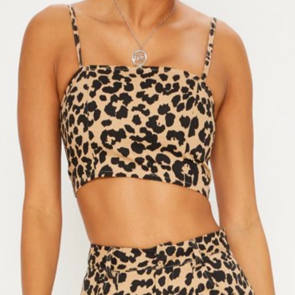 Leopard crop top matching with pants
